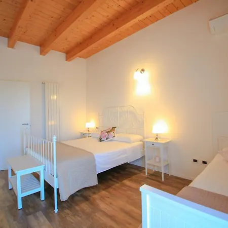 Bed & Breakfast Dimora Rossipinti 3*