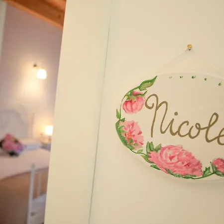 Dimora Rossipinti Bed & Breakfast