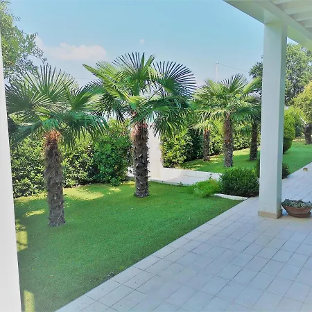 Dimora Rossipinti Bed & Breakfast