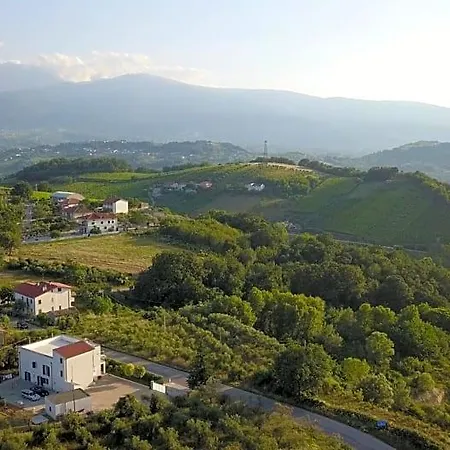 Bed & Breakfast Dimora Rossipinti 3*
