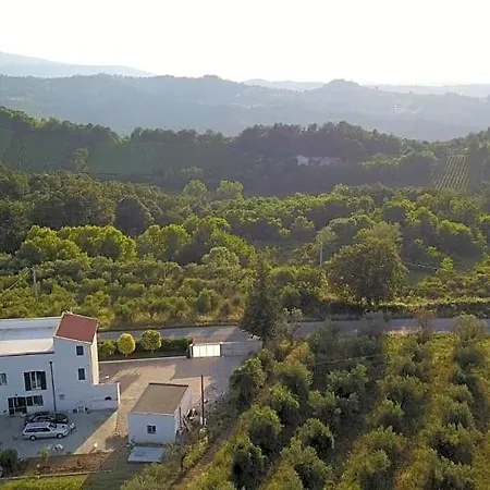 Bed & Breakfast Dimora Rossipinti 3*