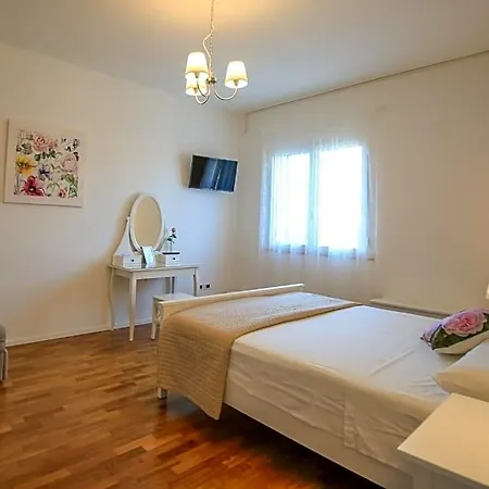 Bed & Breakfast Dimora Rossipinti