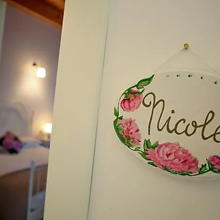 Dimora Rossipinti Bed & Breakfast